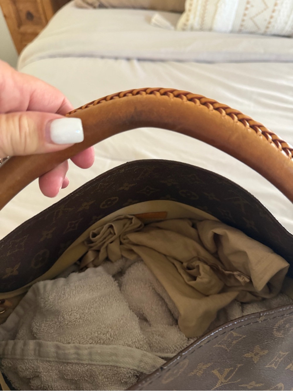 Louis Vuitton Monogram Canvas Shoulder Hobo in Brown with Tan Handle - Picture 9 of 15